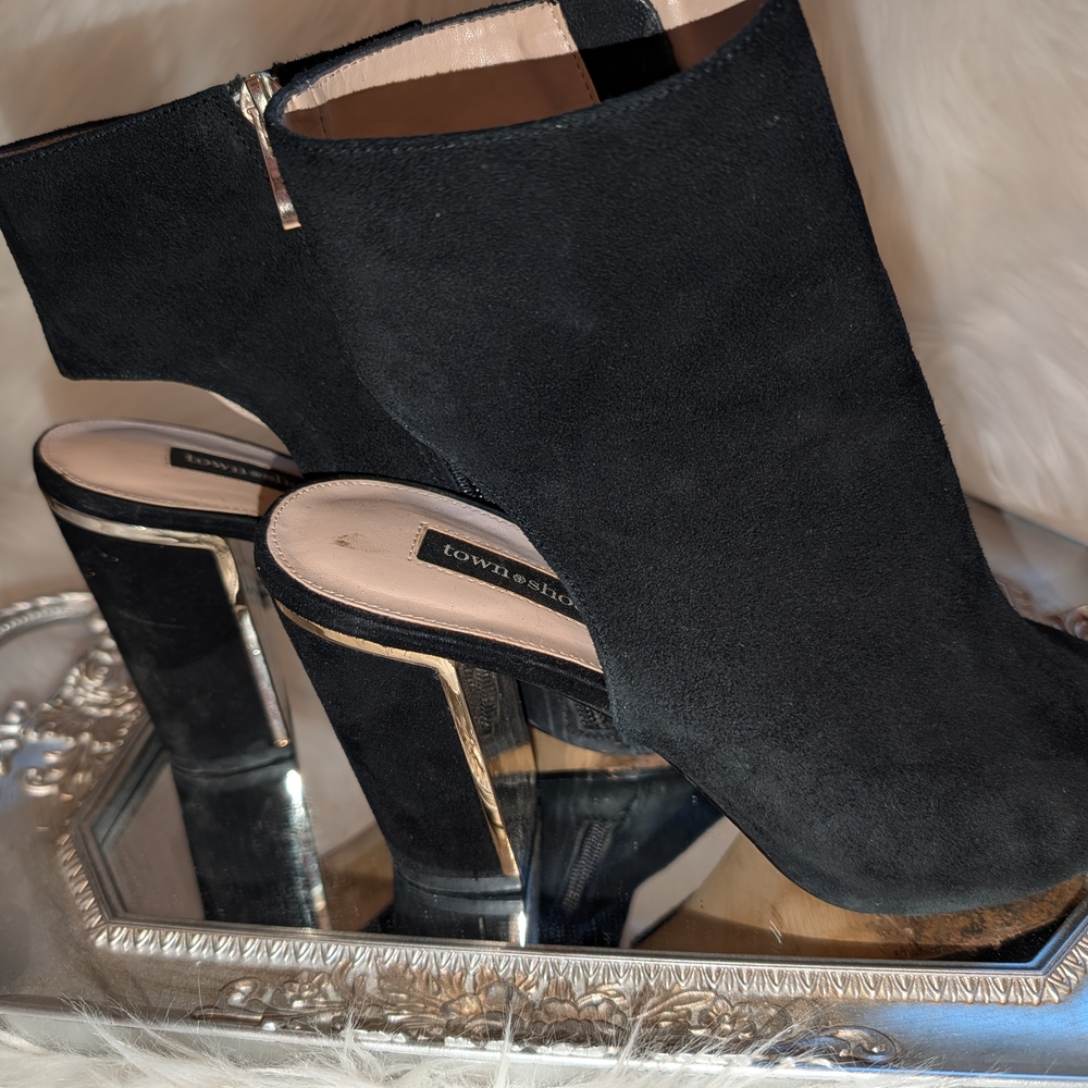 Elegant Black Ankle Booties by